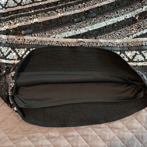 Express sequin skirt - Picture 3 of 6